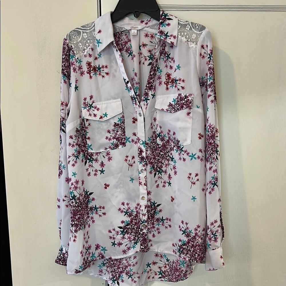 Candie’s Floral Button-down Top Blouse Lace Roll Sleeve Tab V Neck Size Small S